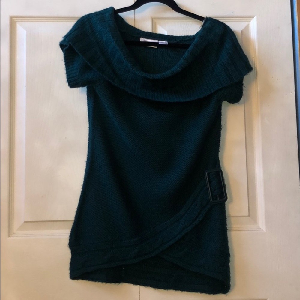 Short sleeve sweater